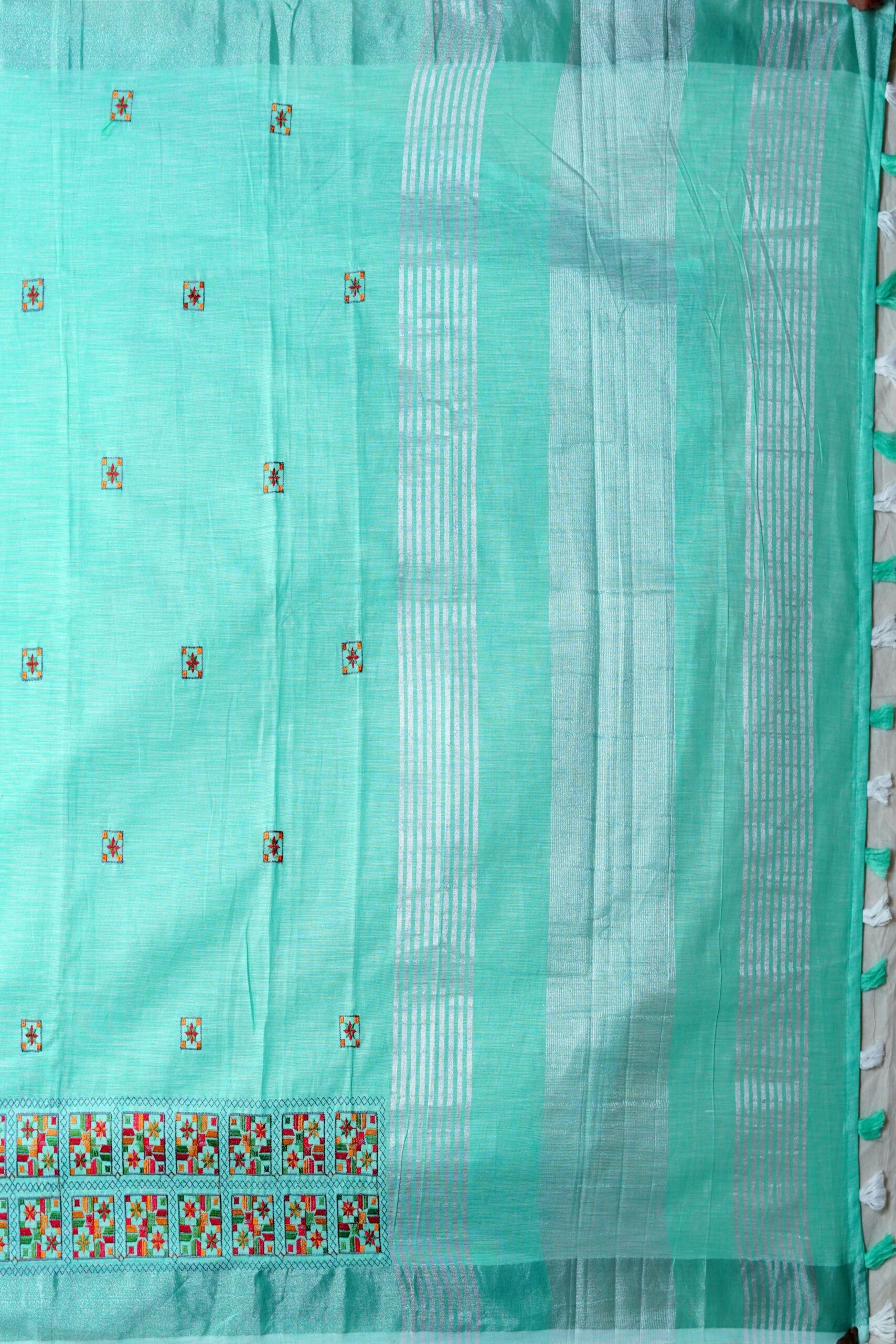 Sea Green Threadwork Linen Saree - KAJREE