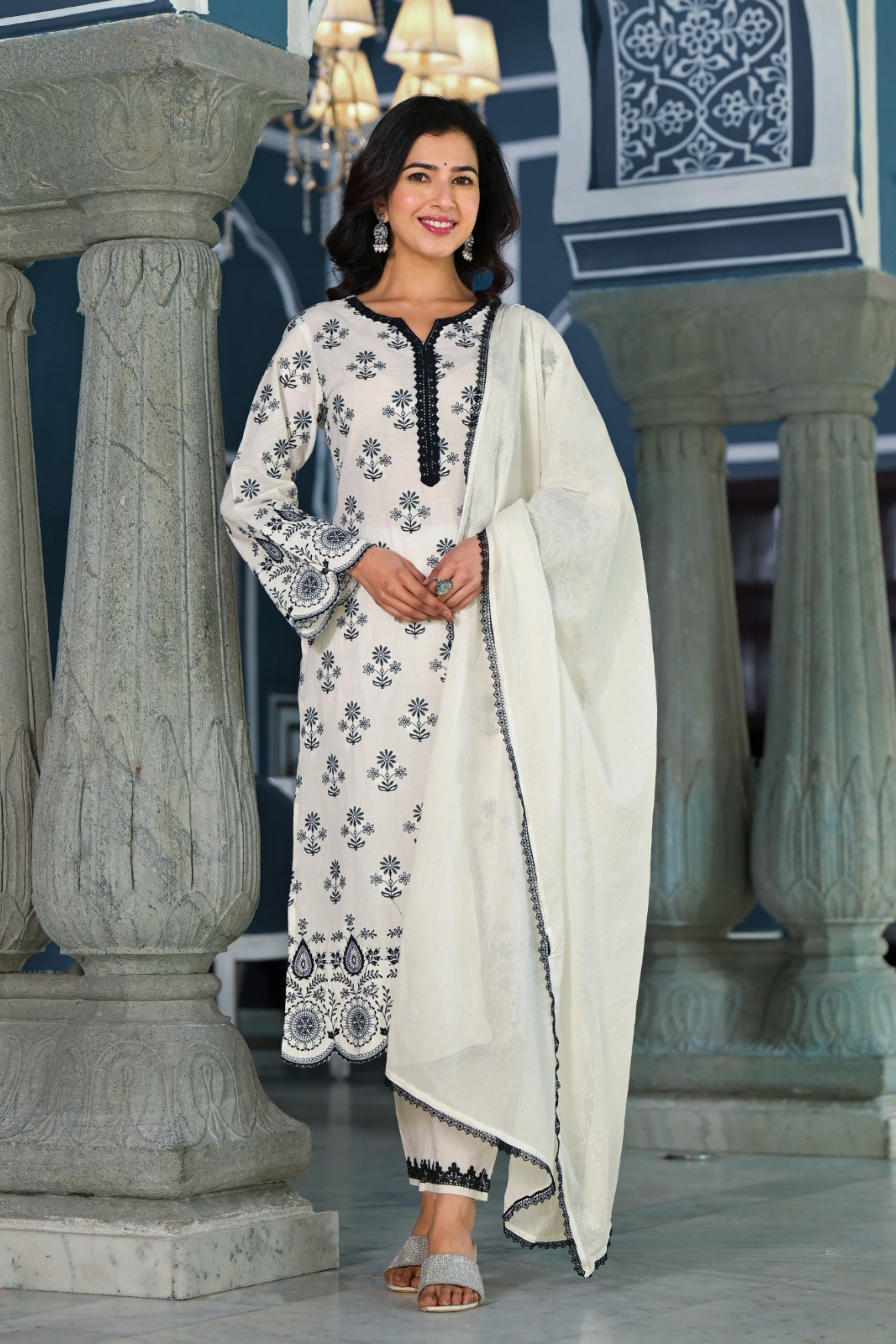 White Threadwork Cotton kurta set - Kajree