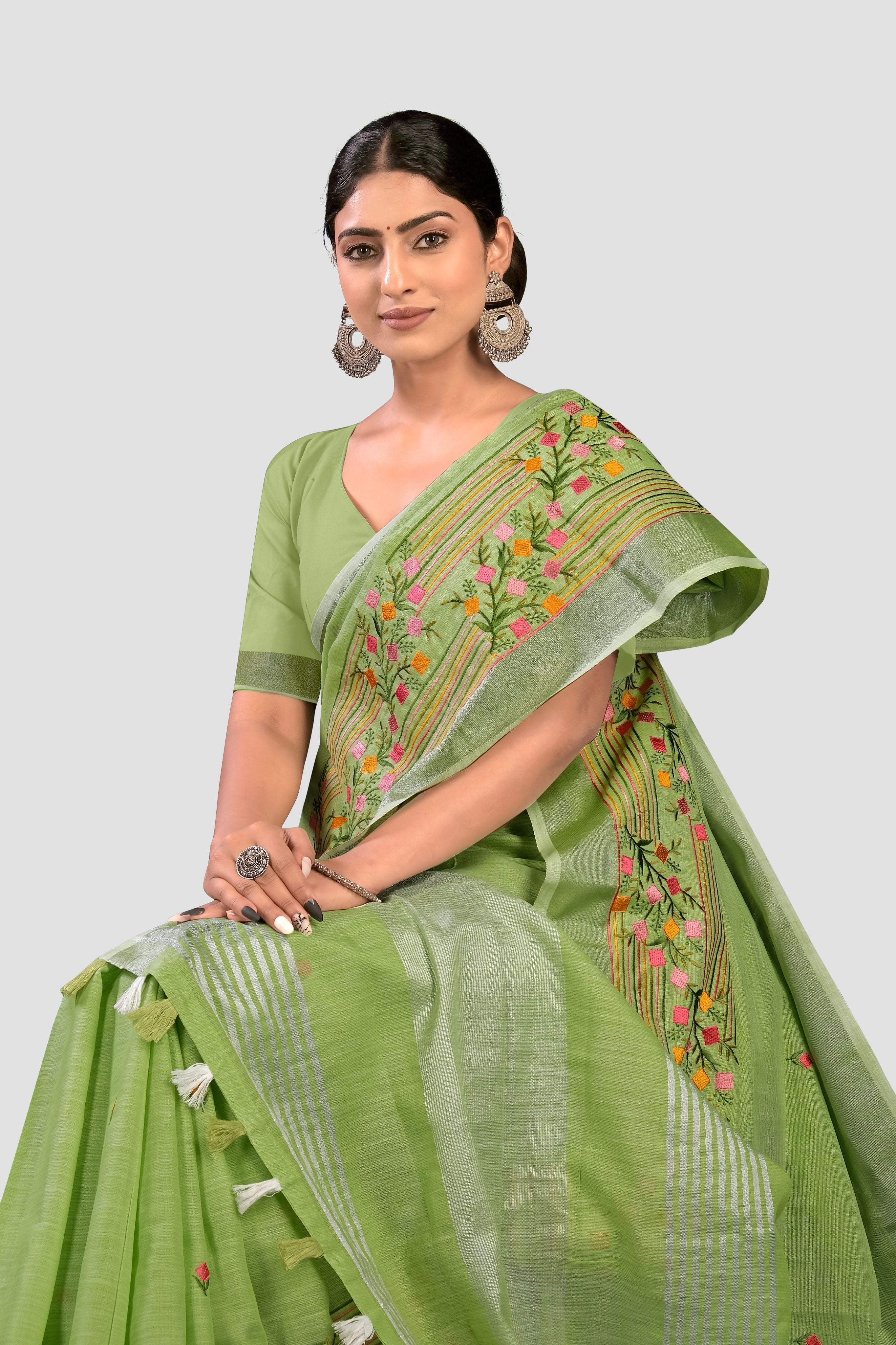 Sea Green Threadwork Linen Saree 