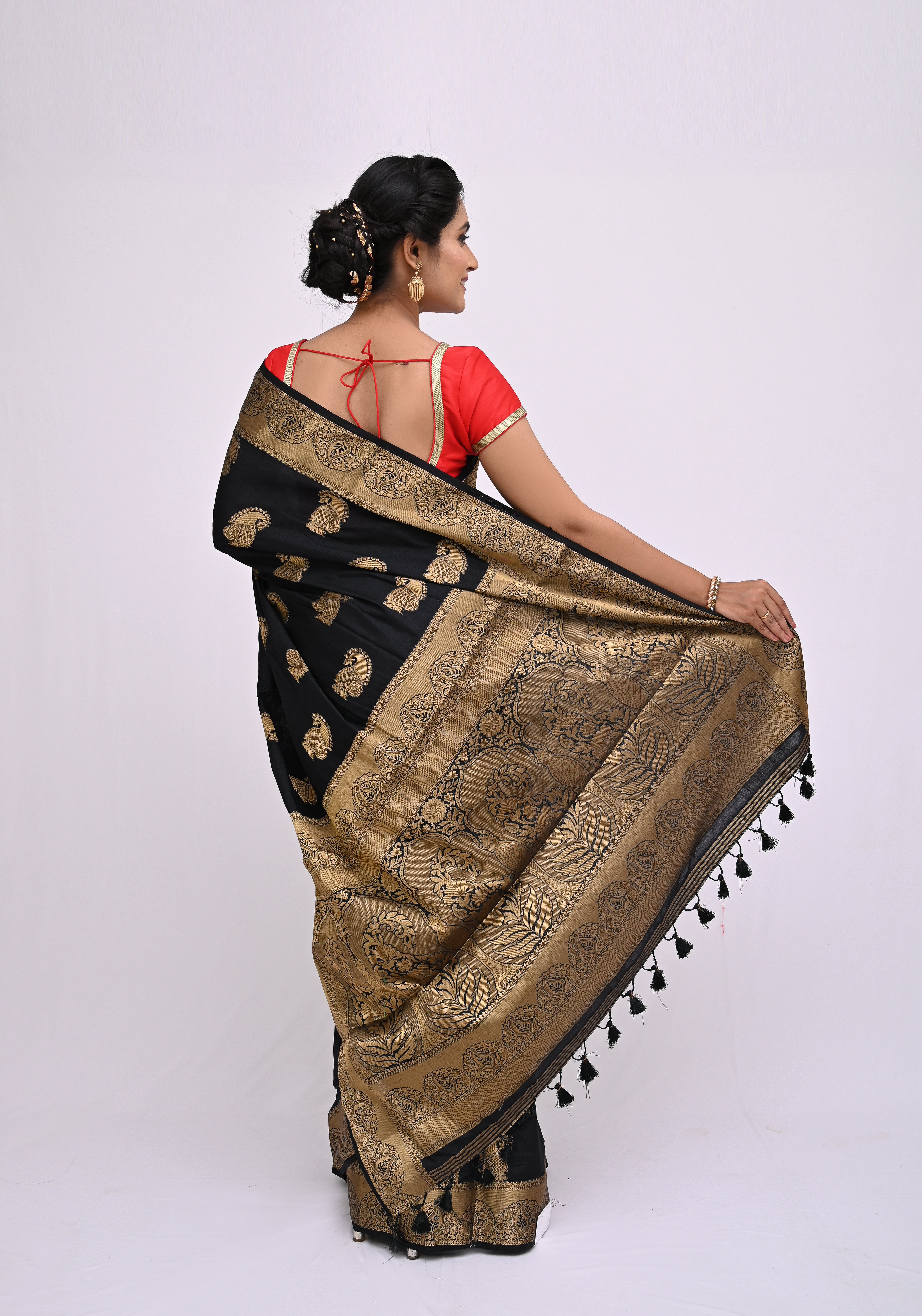 Black Modish Design Semi Silk Saree - KAJREE