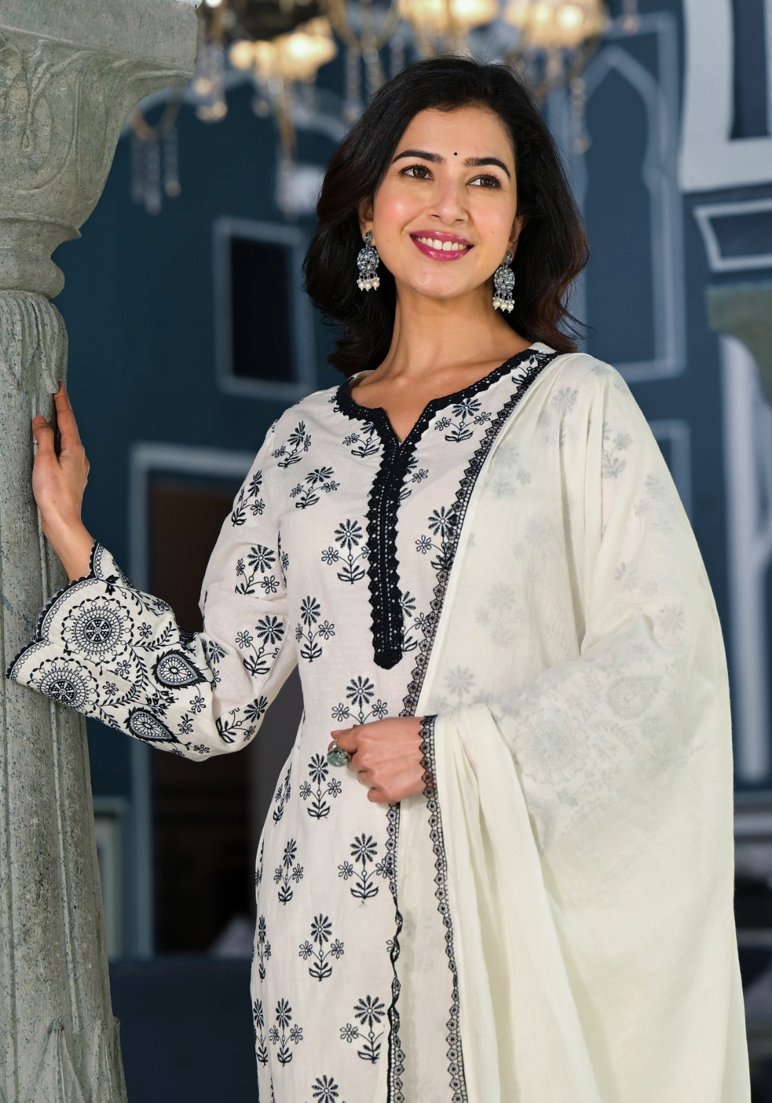 White Threadwork Cotton kurta set - kajree
