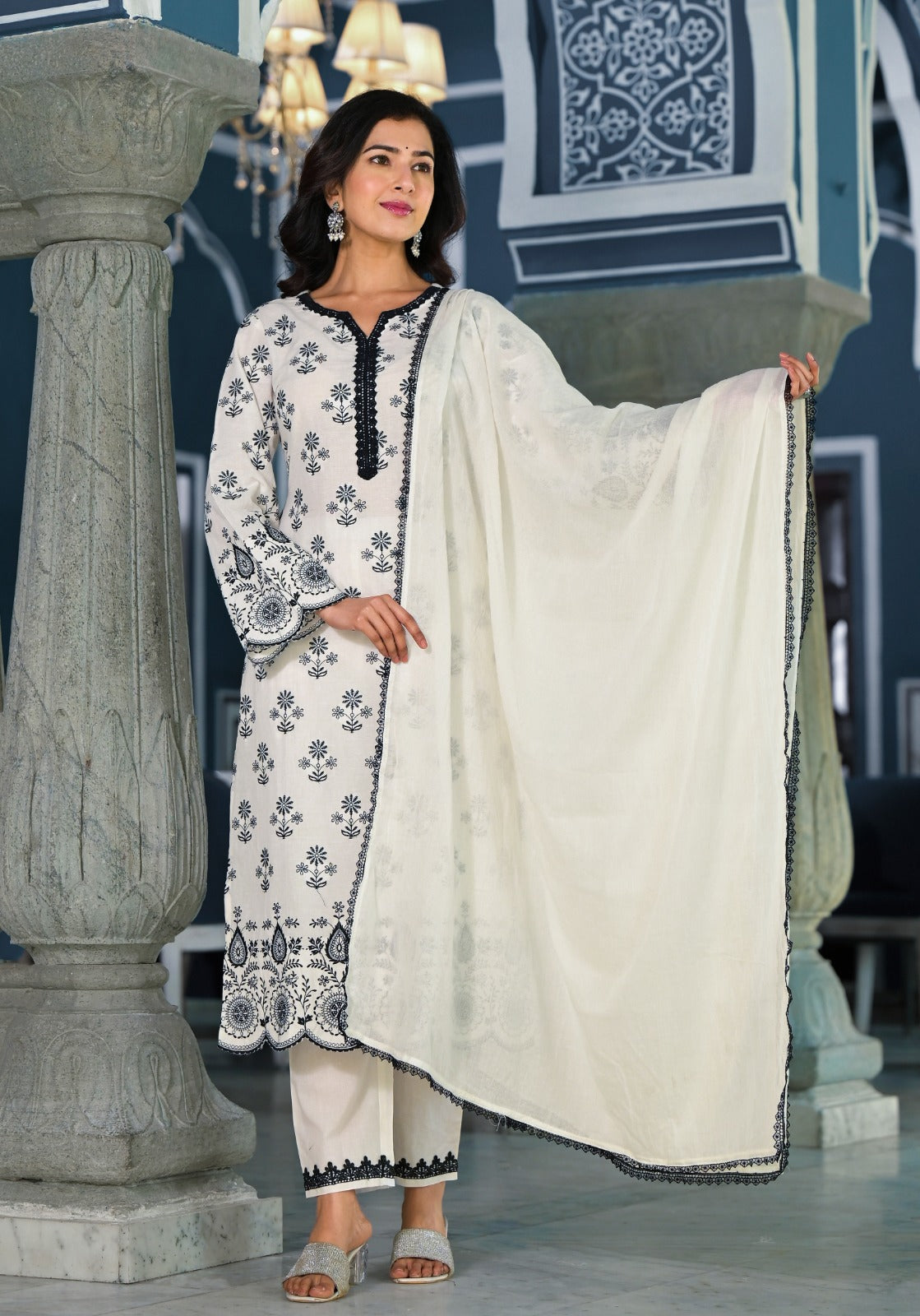 White Threadwork Cotton kurta set - kajree