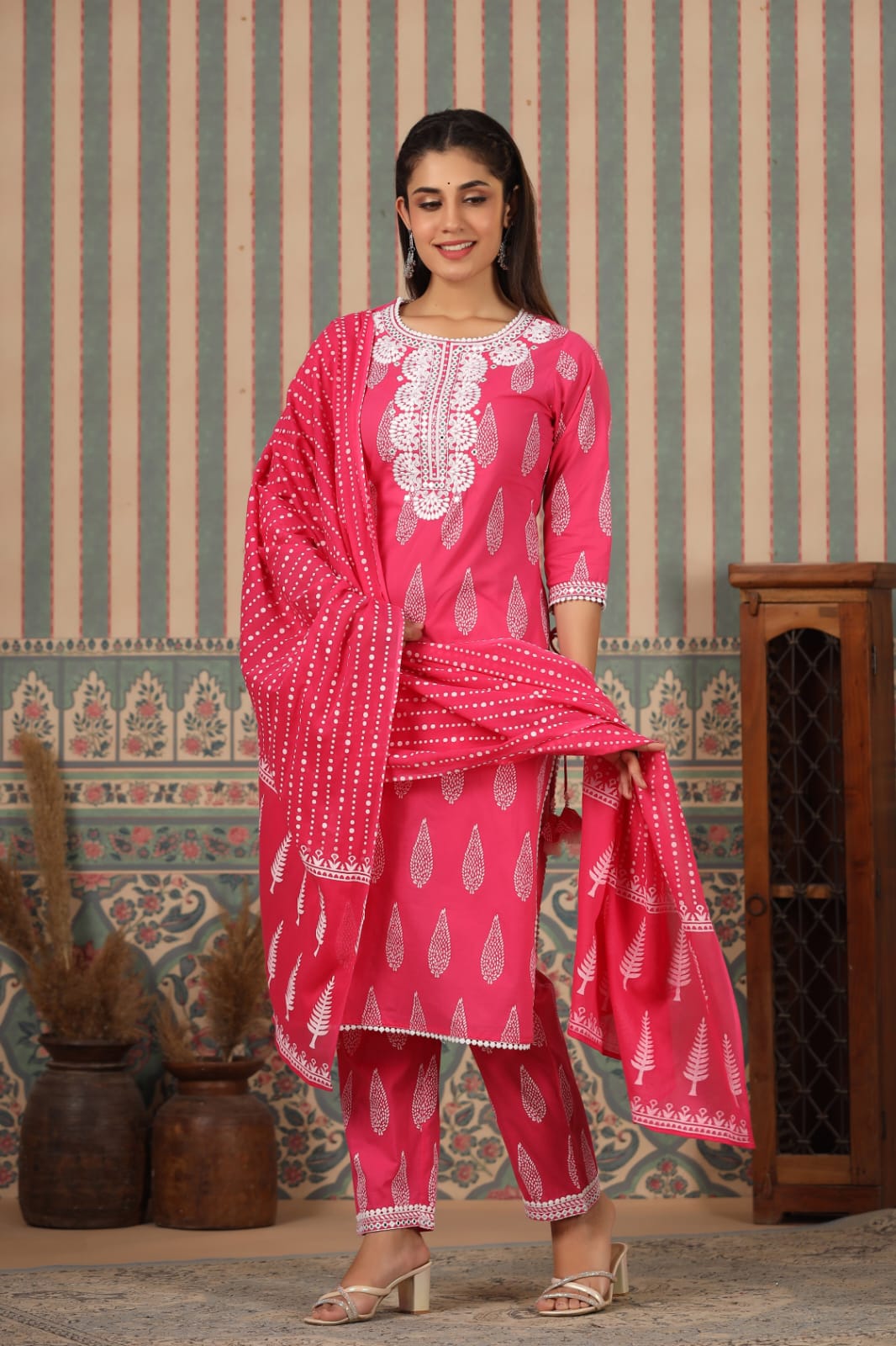 Pink Threadwork and block print Cotton Kurta Set - Kajree
