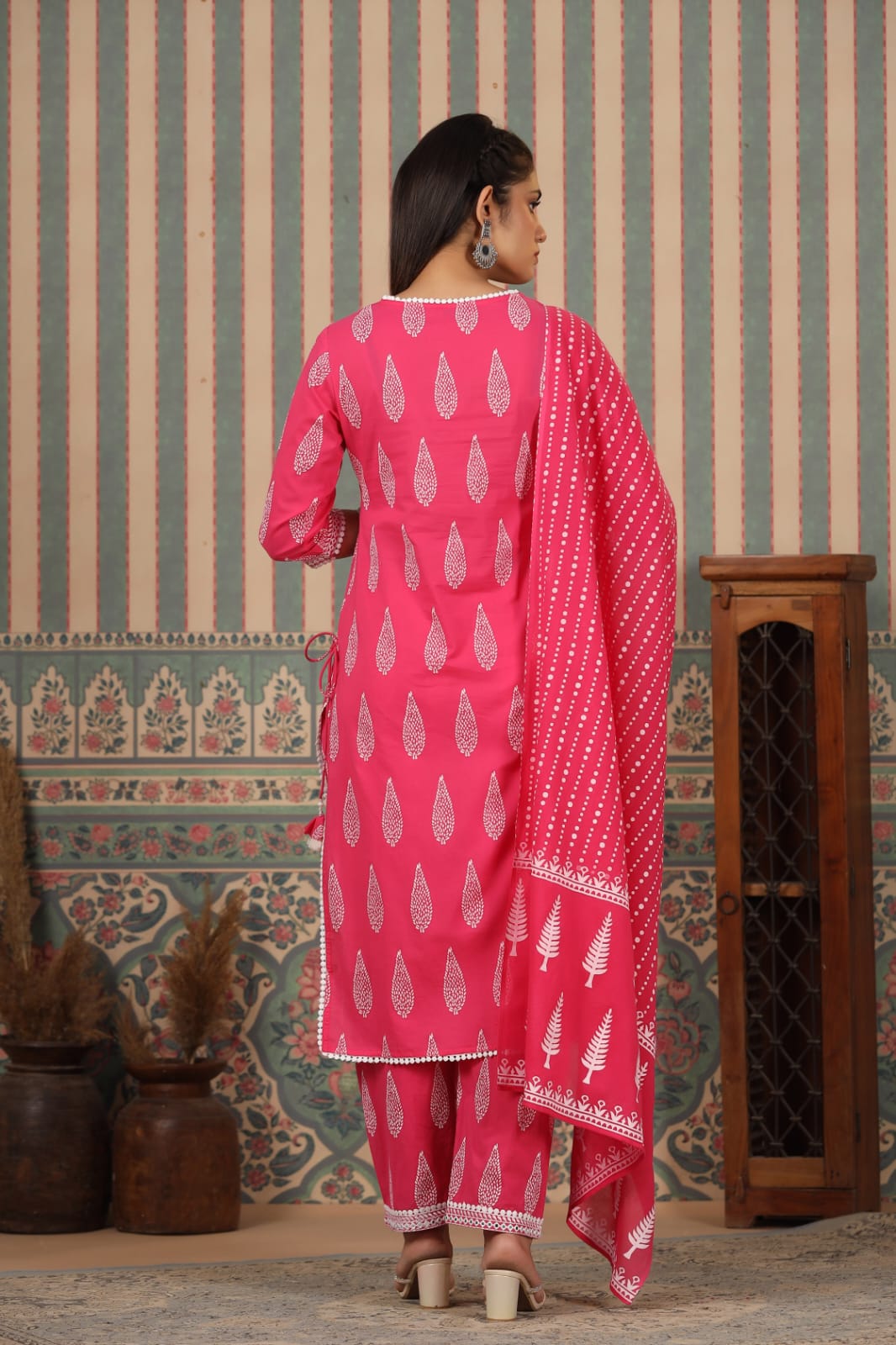 Pink Threadwork and block print Cotton Kurta Set - Kajree