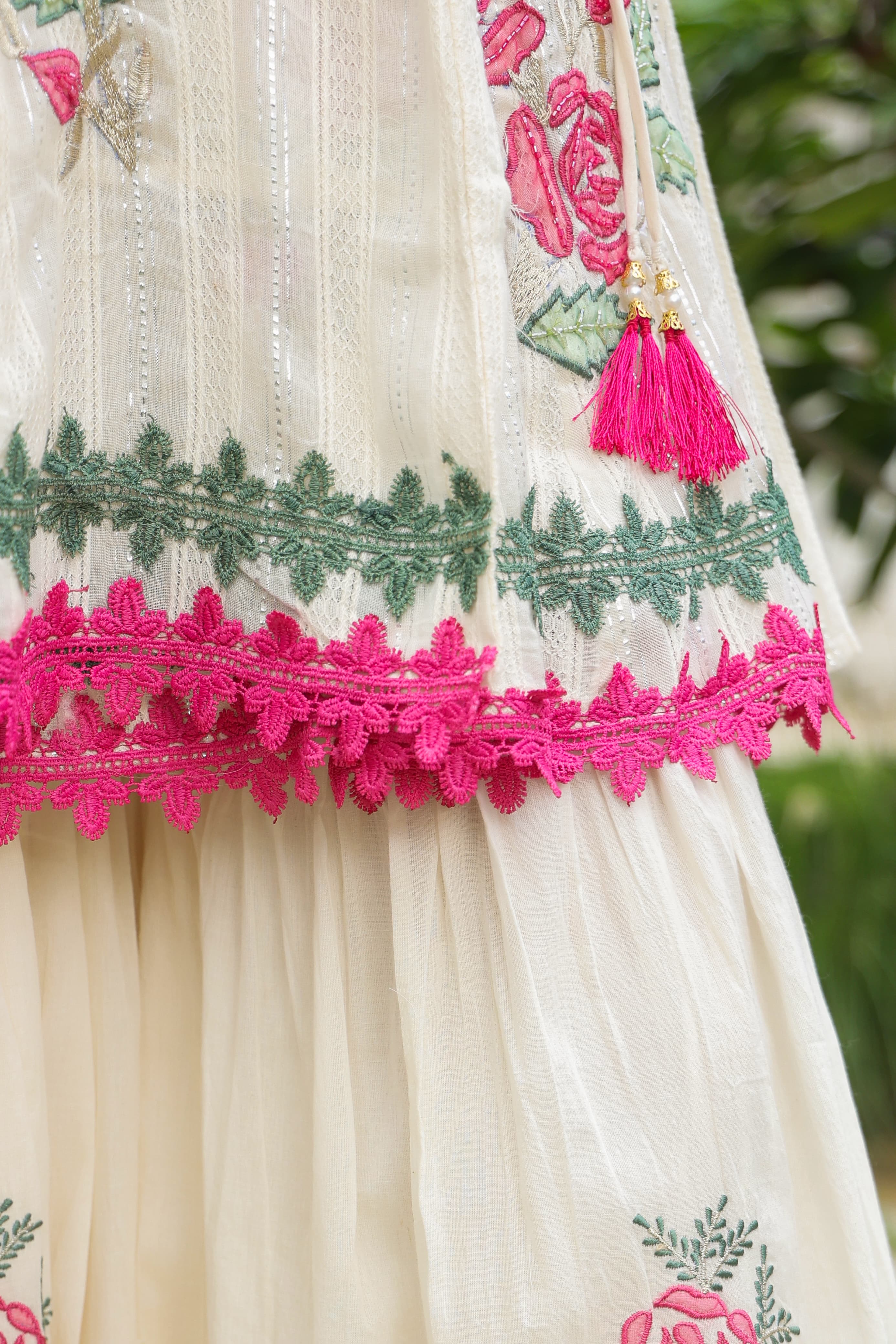 Off White Threadwork Cotton Kurta Set 