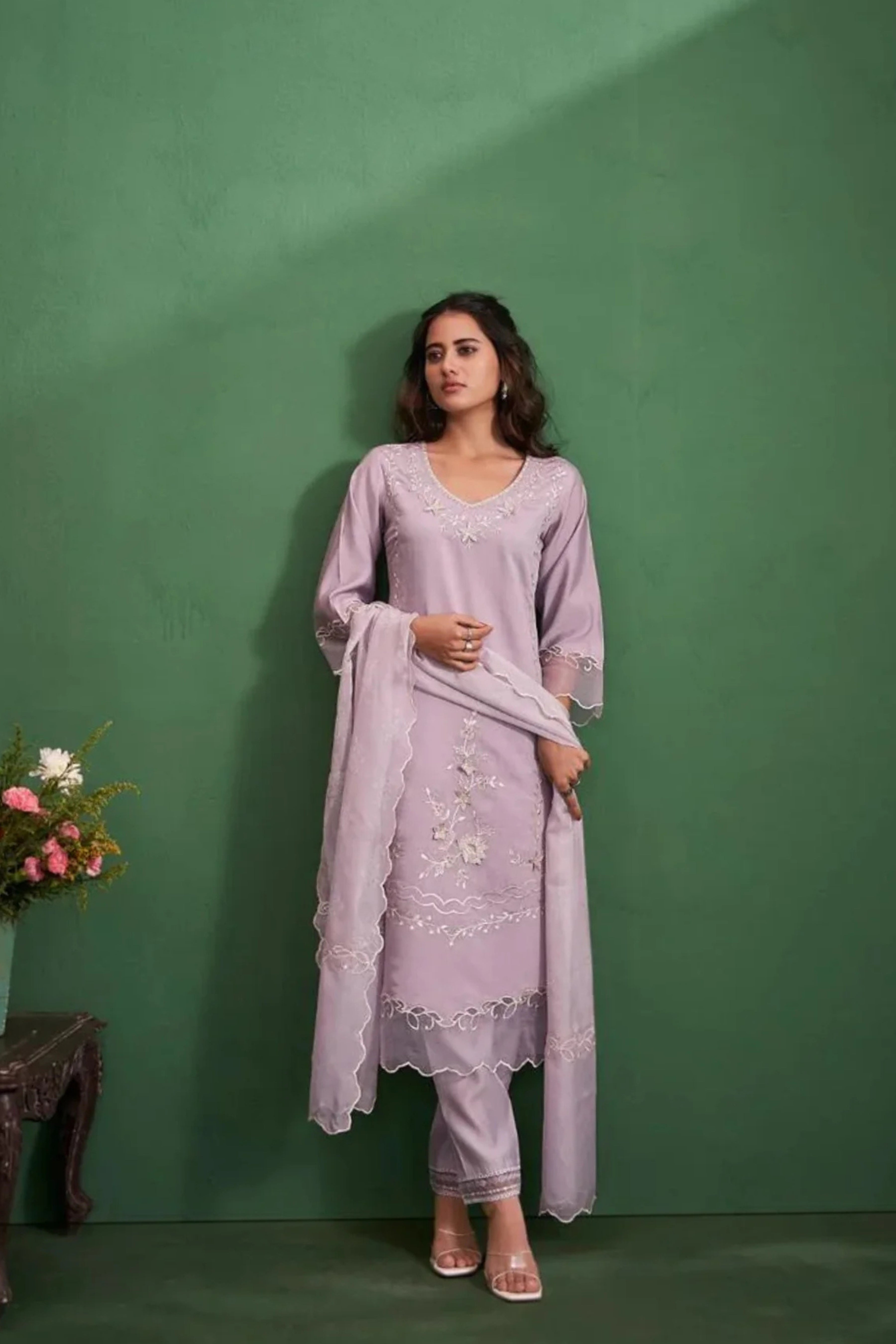 Lavender Threadwork Silk Kurta Set - Kajree